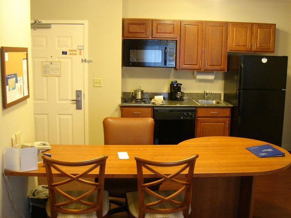Candlewood Suites Virginia Beach Town Center By Ihg Room photo