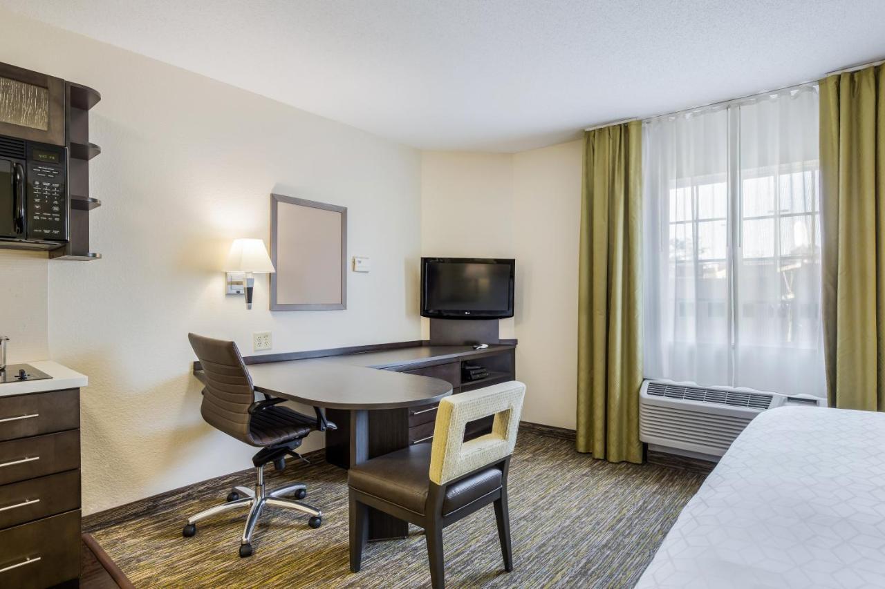 Candlewood Suites Virginia Beach Town Center By Ihg Exterior photo