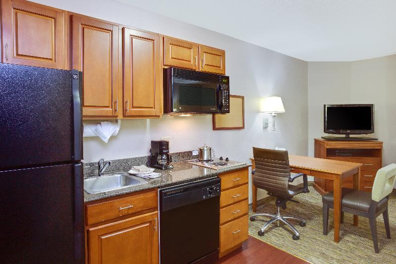 Candlewood Suites Virginia Beach Town Center By Ihg Exterior photo