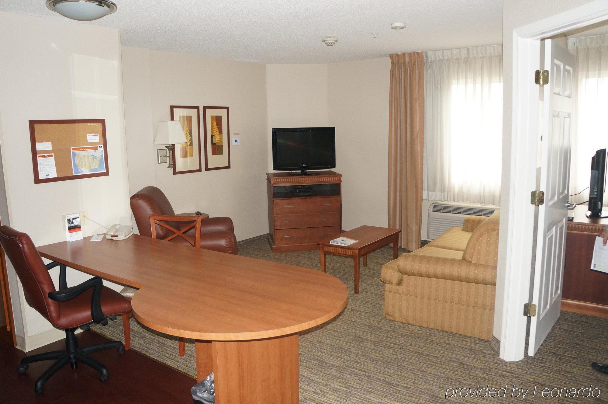 Candlewood Suites Virginia Beach Town Center By Ihg Exterior photo