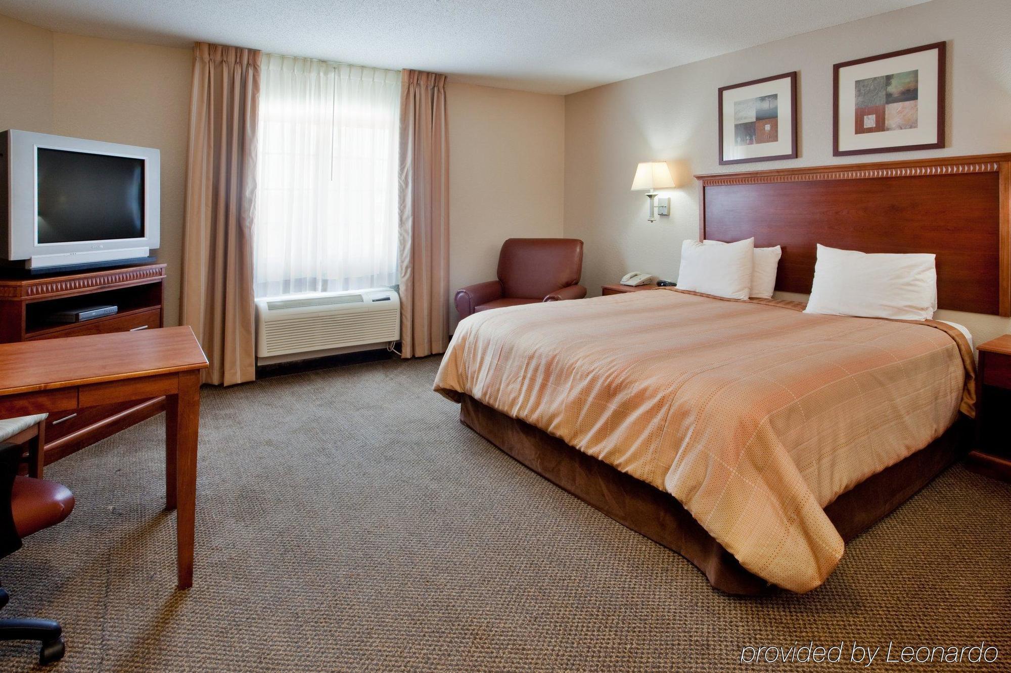Candlewood Suites Virginia Beach Town Center By Ihg Room photo