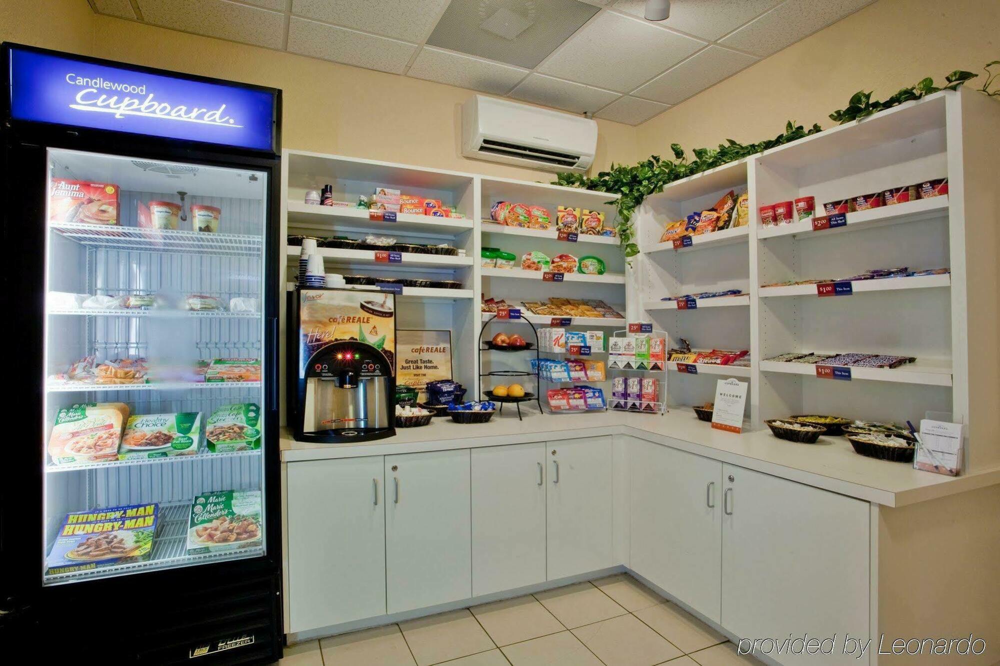 Candlewood Suites Virginia Beach Town Center By Ihg Restaurant photo