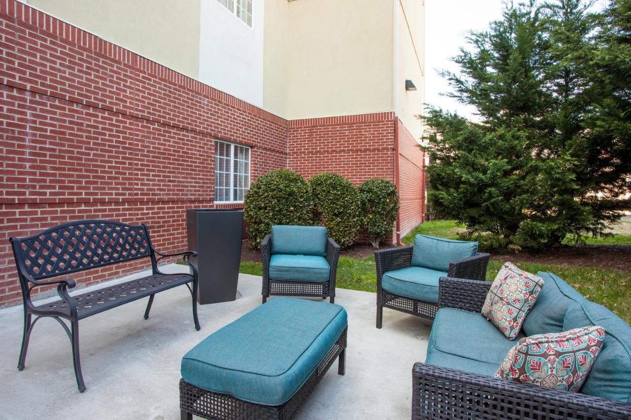 Candlewood Suites Virginia Beach Town Center By Ihg Exterior photo